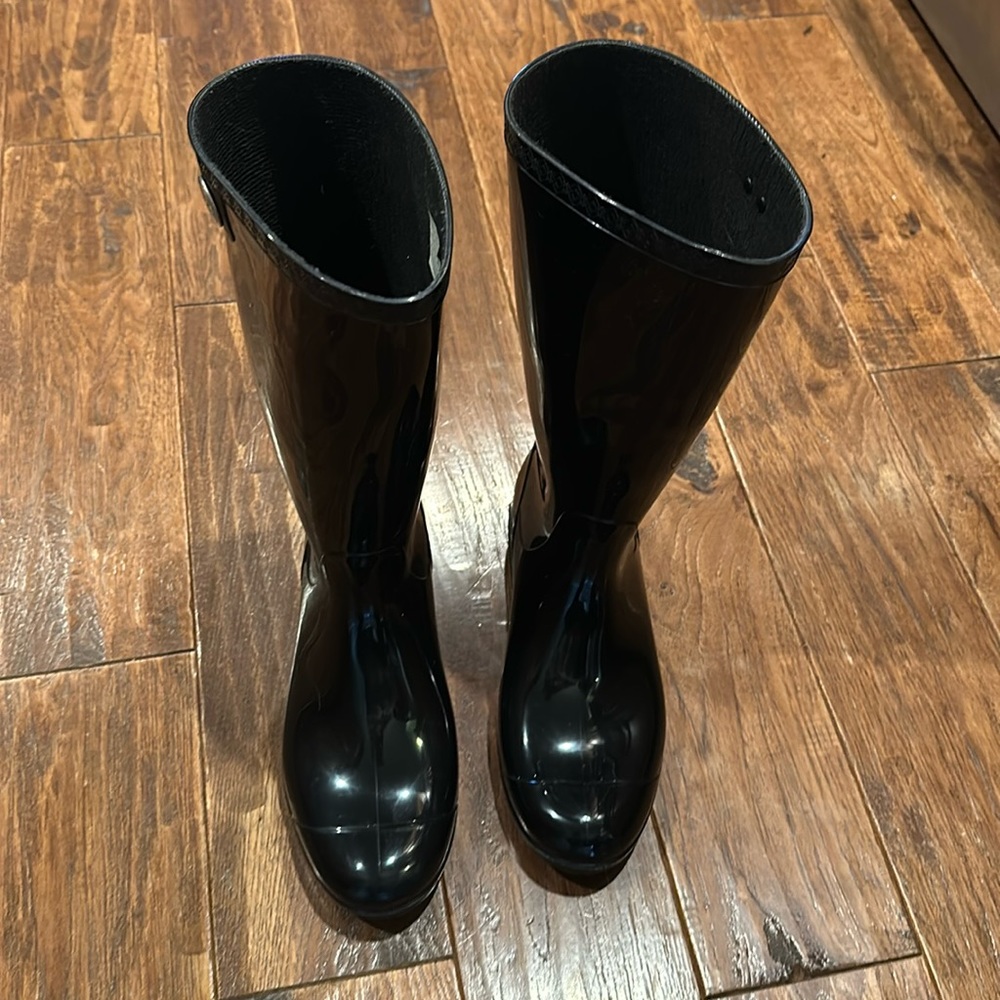 Black Ugg rain boots